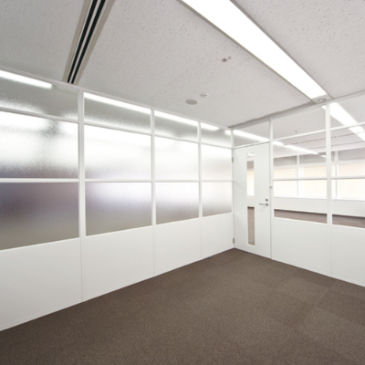 文化シヤッター株式会社のアルミパーテーション画像
